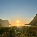 Yttersia Base Senja