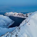 Yttersia Base Senja