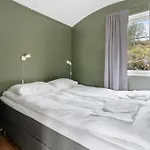 Yttersia Base Hotel *