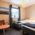 Hotell Yttersia Base *