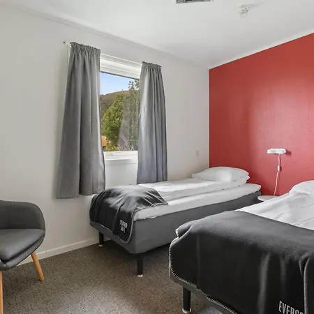 Yttersia Base * Senja