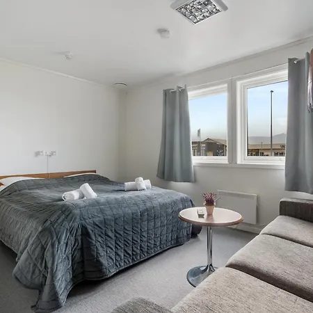 Hotel Yttersia Base *