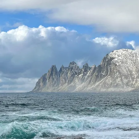 Yttersia Base Hotel Senja