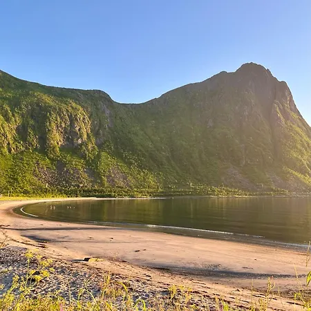 Yttersia Base Hotel Senja