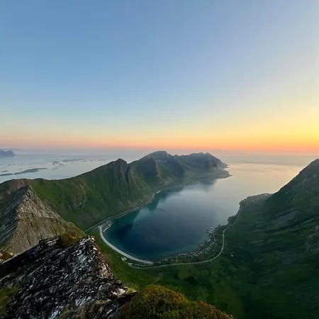 Yttersia Base Hotel *