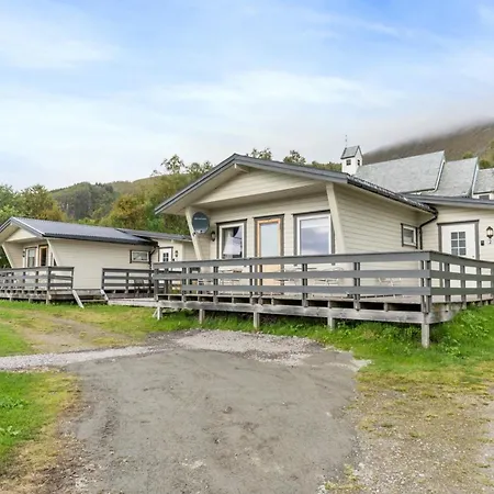 Hotel Yttersia Base Senja