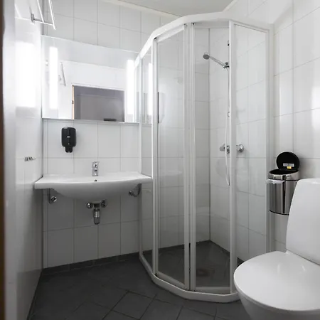 Yttersia Base Hotel *