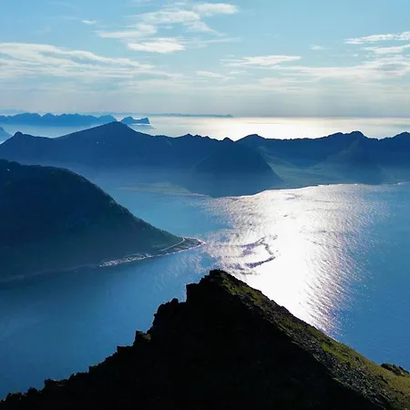 Yttersia Base מלון