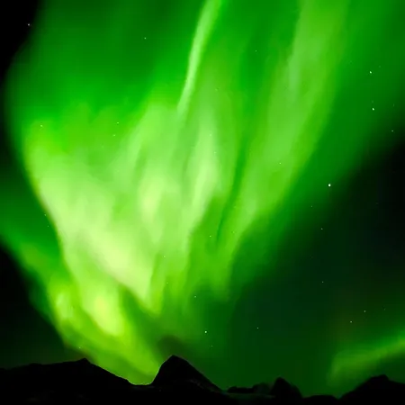 Yttersia Base מלון