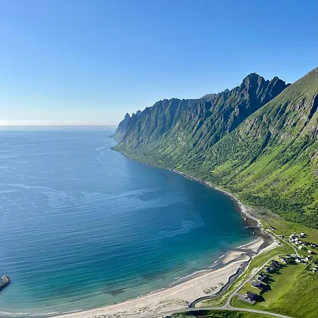 Yttersia Base * Senja