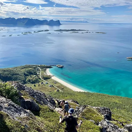 Yttersia Base מלון