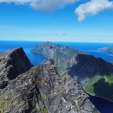 מלון Yttersia Base *