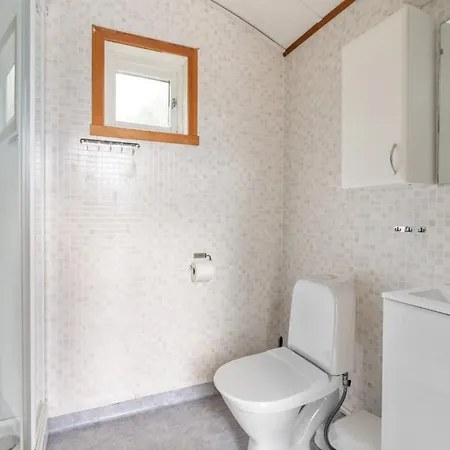 Yttersia Base מלון *