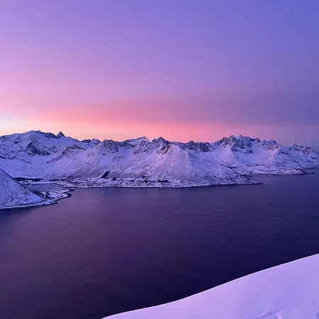 מלון Yttersia Base *